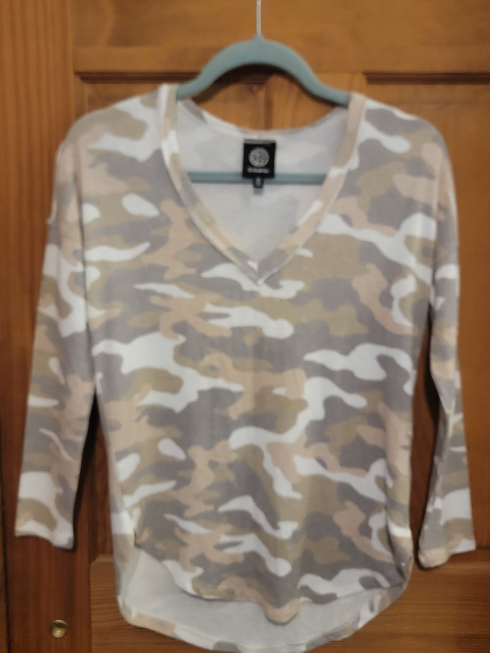 bobeau Neutral Camo V-Neck Pullover